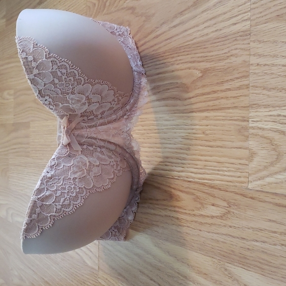 Victoria's Secret Other - VICTORIA'S SECRET Fully Molded Underwire Strapless Bra 32 DD